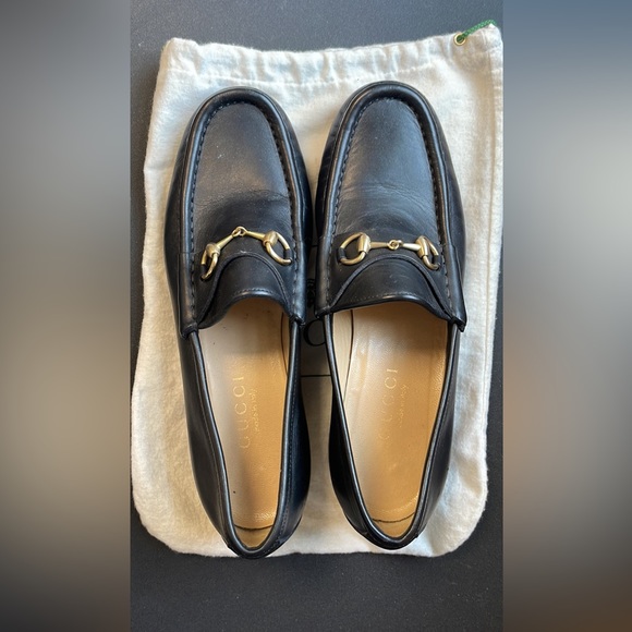 Size 7.5B Gucci Shoes - Like New, Hardly Worn - Picture 2 of 5